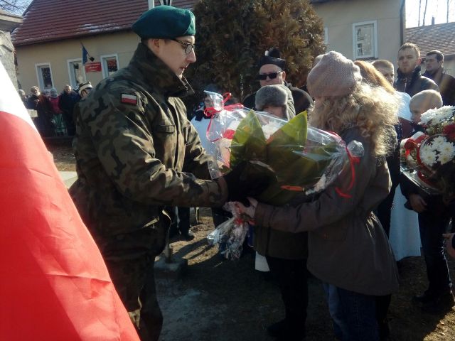 Odsłonięcie tablicy poświęconej żołnierzom niezłomnym