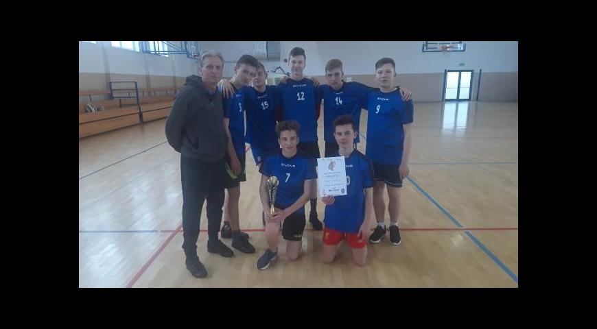 Mistrzowie powiatu w piłce koszykowej 