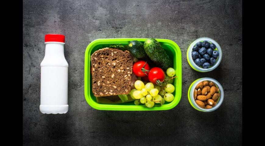 Mleko oraz owoce i warzywa