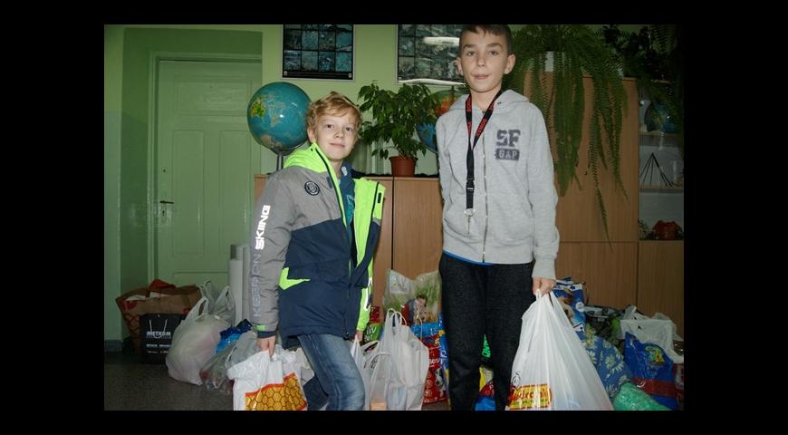 Zbiórka karmy dla zwierząt ze schroniska