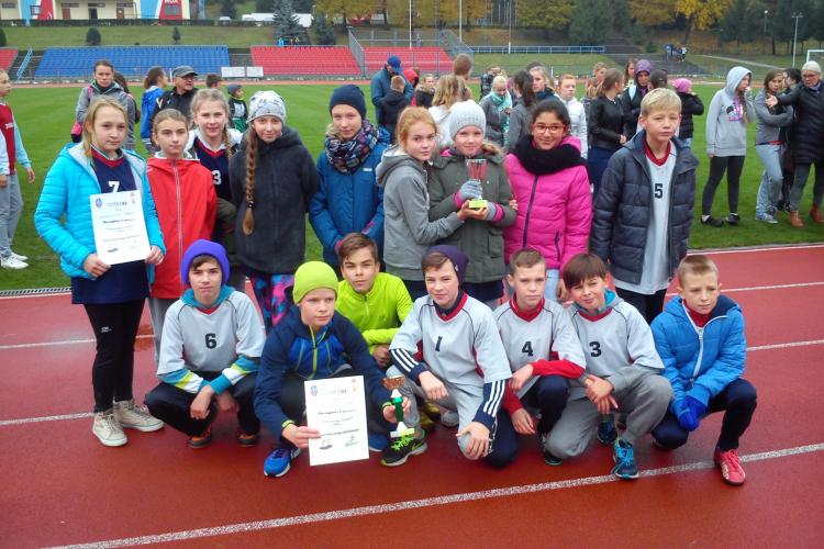 Mistrzostwa powiatu świeckiego w sztafetowych biegach przełajowych