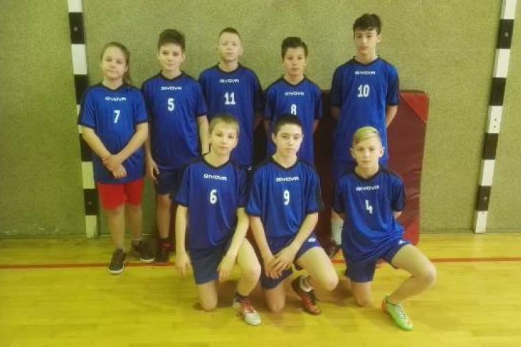 Wicemistrzowie powiatu w piłce siatkowej